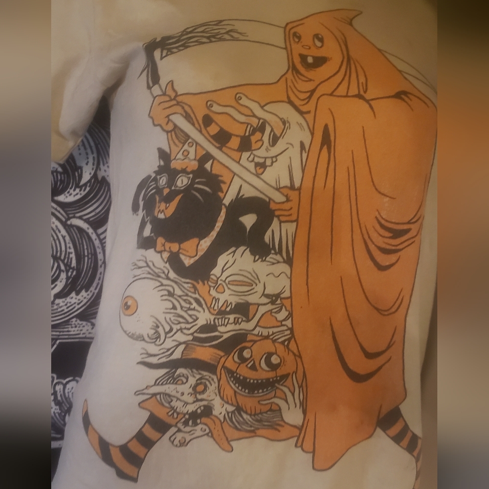 WICKED CLOTHES ~ Mr. Halloween Man ~ Beige Unisex T-Shirt  ~ Size XS ~ Ghosts!